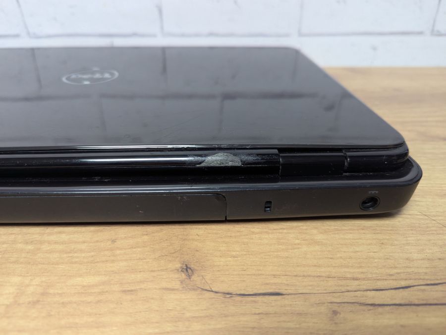 Ноутбук Б/В Dell Inspiron N7110, Intel Core i3-2310M, DDR3 8 GB, SSD 128GB, NVIDIA GeForce GT 525M 1Gb, 17.3"