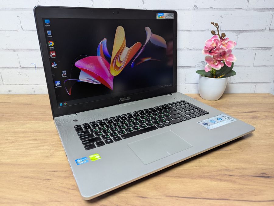 Уцінка! Ноутбук Б/В ASUS N76V, Intel Core i7-3630QM, DDR3 8 GB, SSD 128GB, NVIDIA GeForce GT 740M 2Gb, 17" Full HD