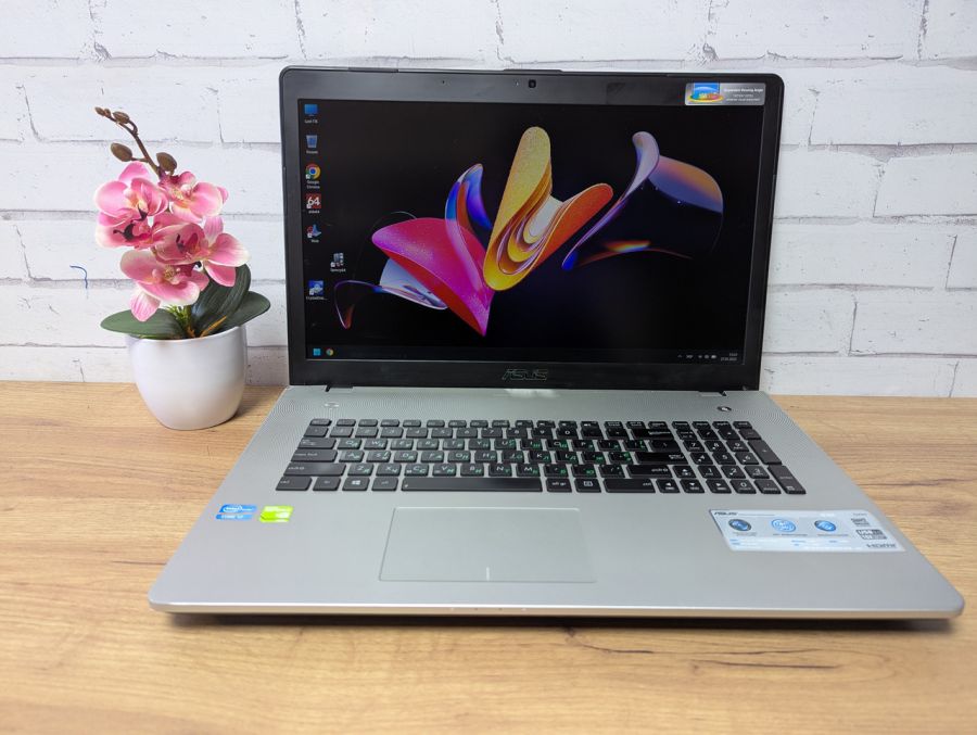 Уцінка! Ноутбук Б/В ASUS N76V, Intel Core i7-3630QM, DDR3 8 GB, SSD 128GB, NVIDIA GeForce GT 740M 2Gb, 17" Full HD