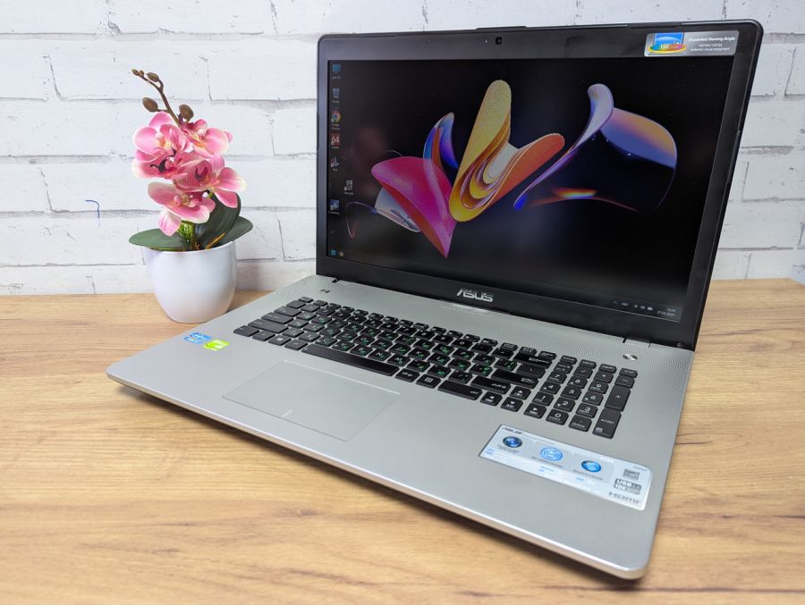 Уцінка! Ноутбук Б/В ASUS N76V, Intel Core i7-3630QM, DDR3 8 GB, SSD 128GB, NVIDIA GeForce GT 740M 2Gb, 17" Full HD