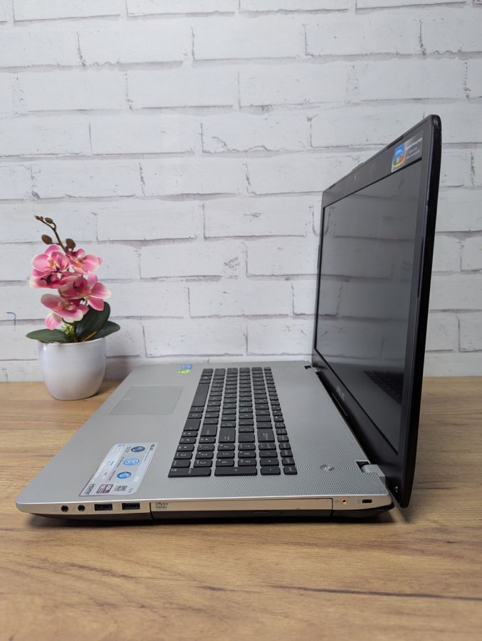 Уцінка! Ноутбук Б/В ASUS N76V, Intel Core i7-3630QM, DDR3 8 GB, SSD 128GB, NVIDIA GeForce GT 740M 2Gb, 17" Full HD