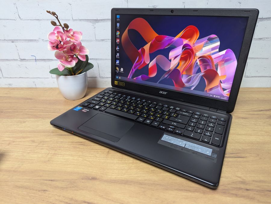 Ноутбук Б/В Acer Aspire E1-572G, Intel Core i3-4200U, DDR3 8 GB, SSD 256GB, 15.6" Full HD