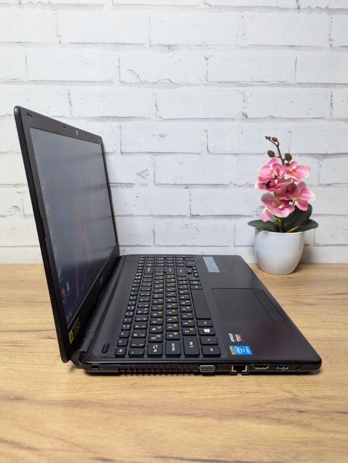 Ноутбук Б/В Acer Aspire E1-572G, Intel Core i3-4200U, DDR3 8 GB, SSD 256GB, 15.6" Full HD