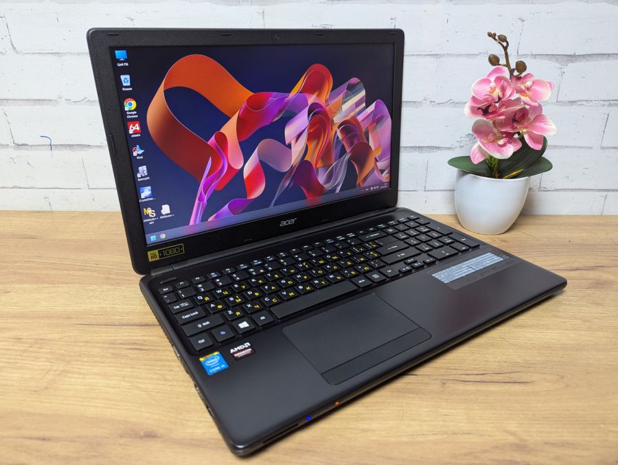 Ноутбук Б/В Acer Aspire E1-572G, Intel Core i3-4200U, DDR3 8 GB, SSD 256GB, 15.6" Full HD