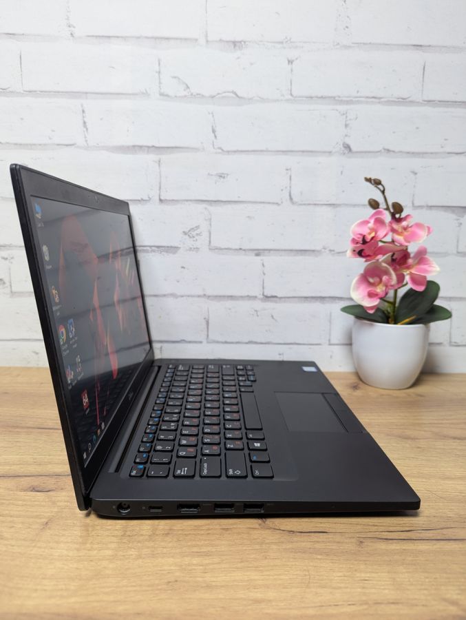 Уцінка! Ноутбук Б/В Dell Lalitude 7490, Intel Core i5-8350U, DDR3 8 GB, SSD 128GB, 14" Full HD