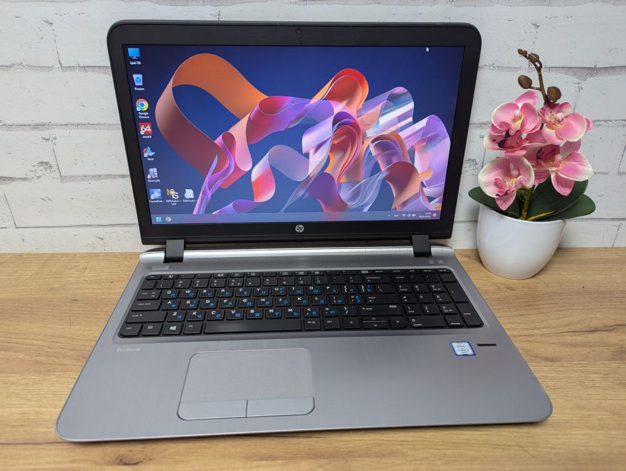 Ноутбук Б/В HP ProBook 450 G3, Intel Core i3-6100U, DDR3 8 GB, SSD 128GB, 15.6" HD