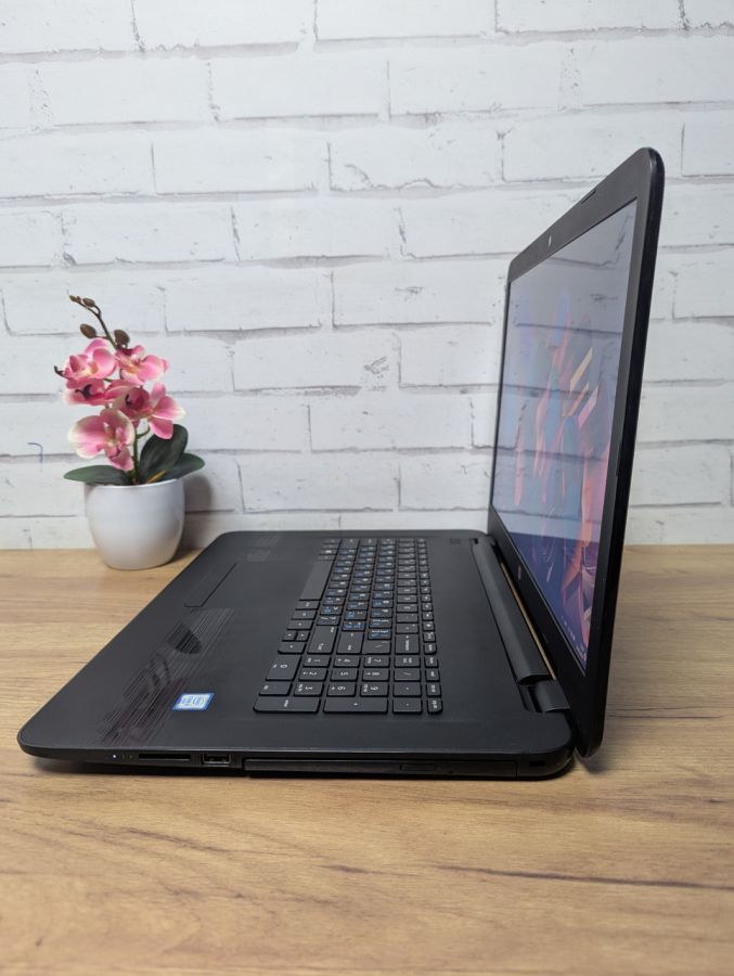 Ноутбук Б/В HP Notebook 17-X026ND, Intel Core i3-6006U, DDR3 12 GB, SSD 128GB, 15.6" (1600x900x60Hz)