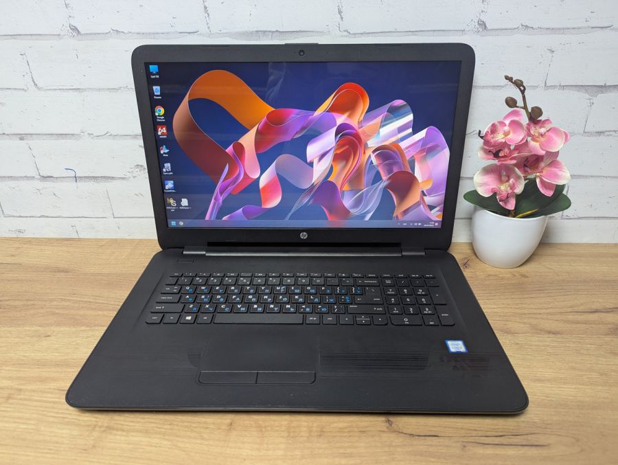 Ноутбук Б/В HP Notebook 17-X026ND, Intel Core i3-6006U, DDR3 12 GB, SSD 128GB, 15.6" (1600x900x60Hz)