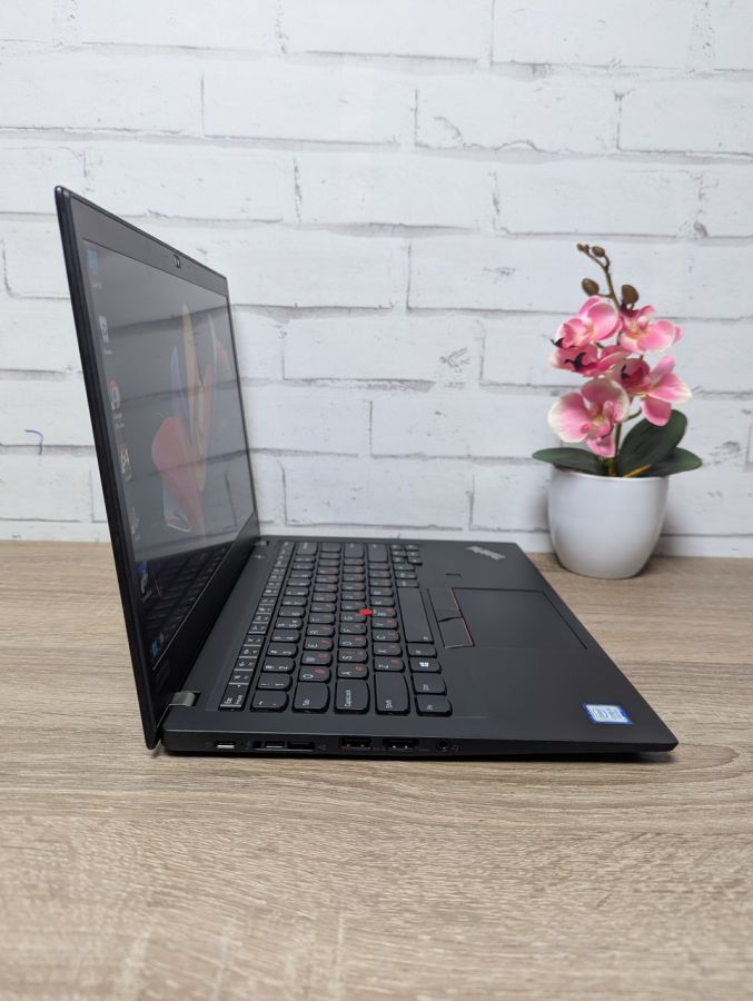 Ноутбук Б/В Lenovo ThinkPad T490S, Intel Core i5-8265U, DDR3 8GB, SSD 256GB, 14" Full HD Сенсор