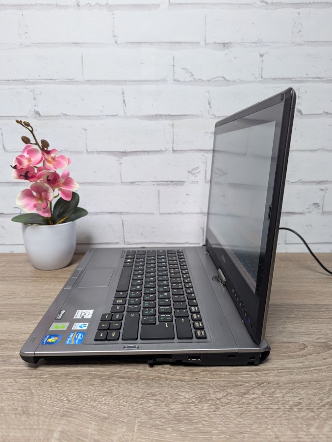 Уцінка! Ноутбук Б/В Fujitsu LifeBook T902, Intel Core i5-3340M, DDR3 8 GB, SSD 128GB, 13.3" (1600x900x64Hz)