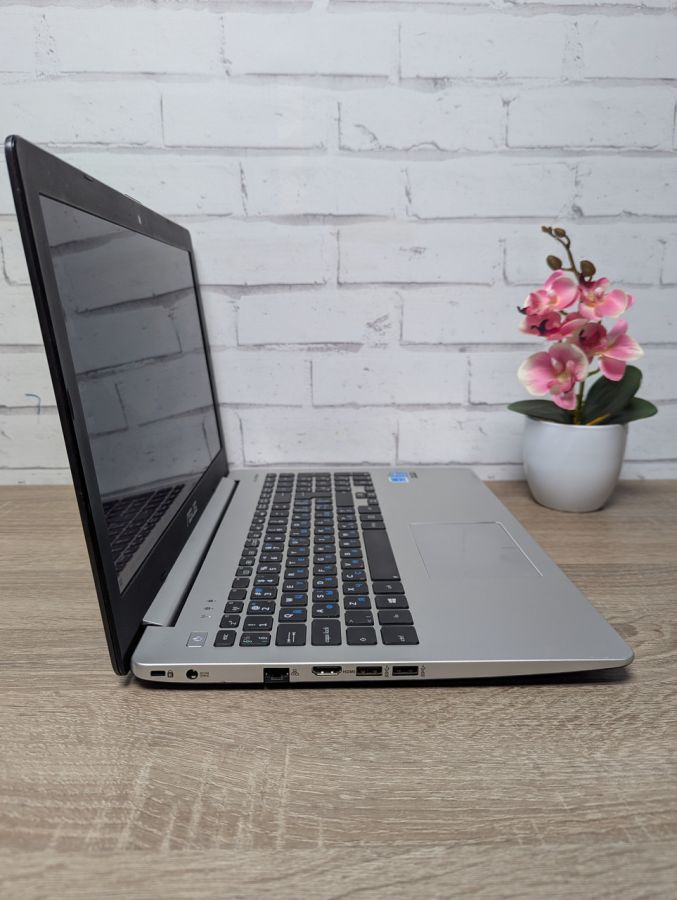 Ноутбук Б/В ASUS R553L, Intel Core i5-4200U, DDR3 8 GB, SSD 256GB, GT 740M 2Gb, 15.6" Full HD