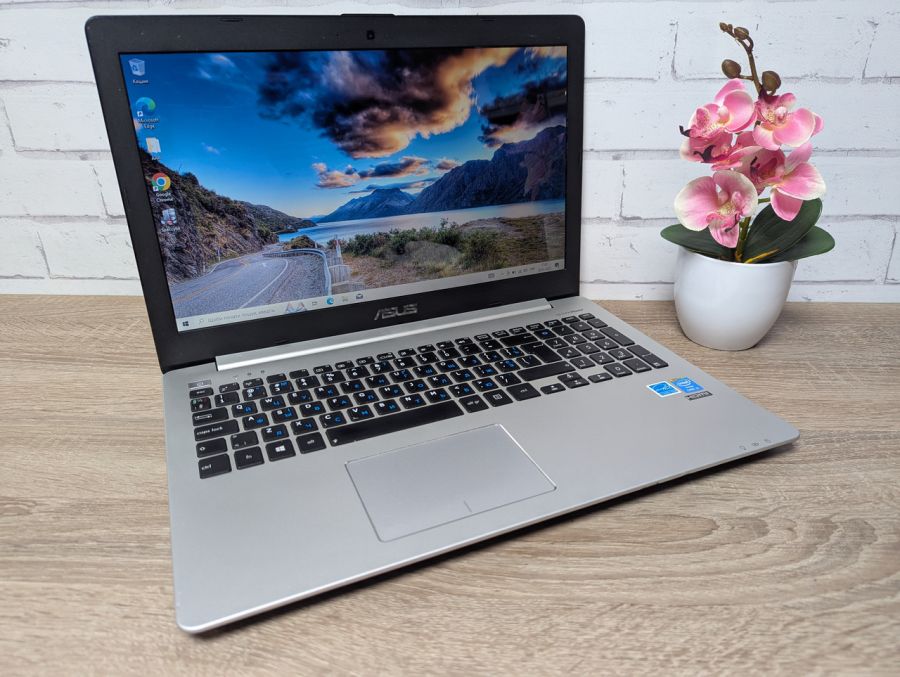 Ноутбук Б/В ASUS R553L, Intel Core i5-4200U, DDR3 8 GB, SSD 256GB, GT 740M 2Gb, 15.6" Full HD
