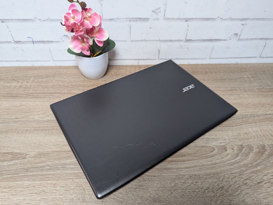 Ноутбук Б/В Acer Aspire E 15, AMD A10-9600P, DDR3 16 GB, SSD 256GB, AMD Radeon R7 M340, 15"