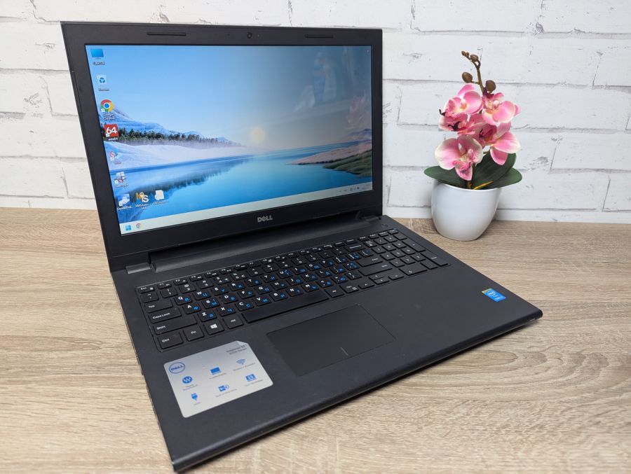 Ноутбук Б/В Dell Inspironther15 6, Intel Core i3-6006U, DDR3 8 GB, SSD 128GB, HD