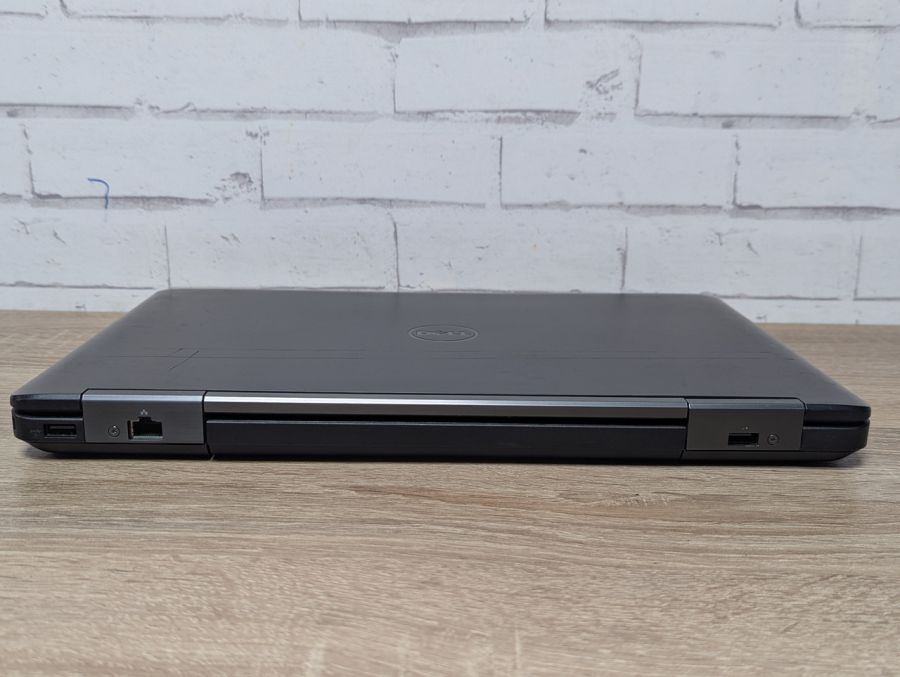 Уцінка! Ноутбук Б/В Dell Latitude E5540, Intel Core i3-4030U, DDR3 8 GB, SSD 128GB, 15.6" HD