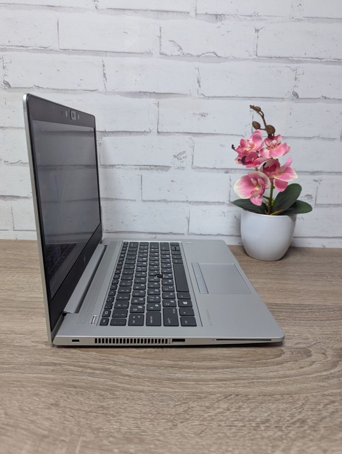 Ноутбук Б/В HP EliteBook 735 G6, AMD Ryzen 3 Pro 3300U, DDR4 16 GB, SSD 256GB, AMD Radeon Vega, 13" Full HD Сенсор