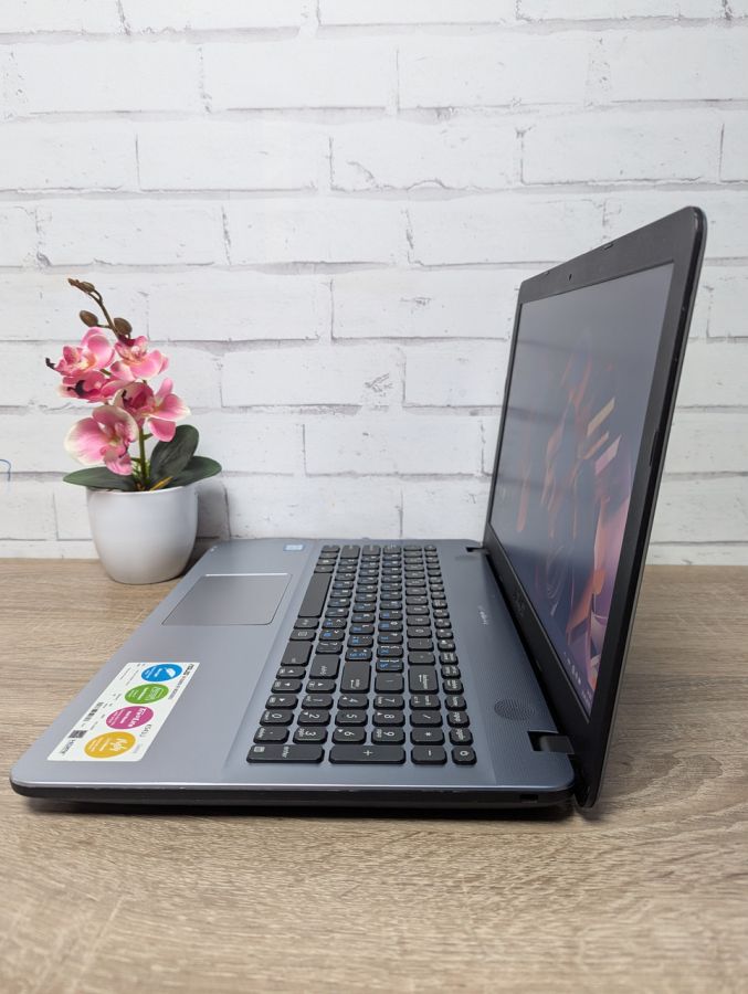 Ноутбук Б/В ASUS K541U, Intel Core i3-6006U, DDR3 12 GB, SSD 128GB, 15.6" HD