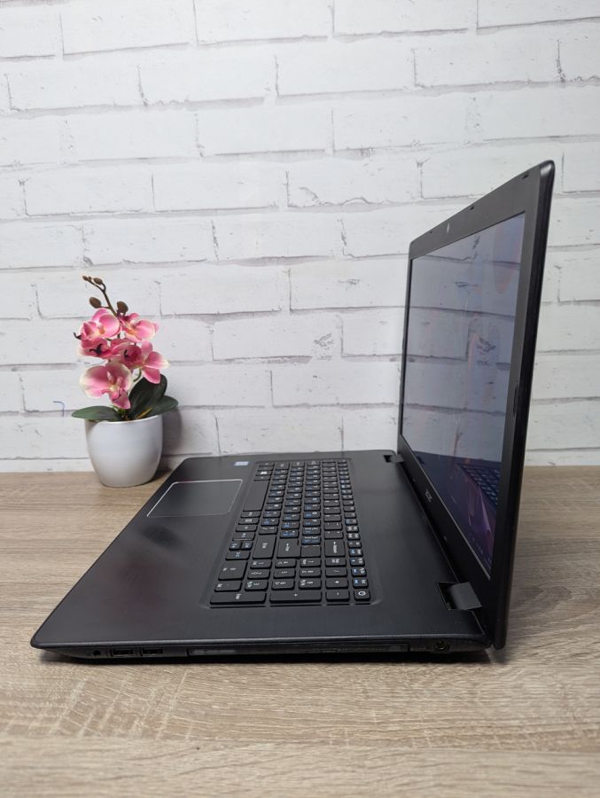 Ноутбук Б/В Acer Aspire E5-774, Intel Core i3-6100U, DDR4 8 GB, SSD 128GB + HDD 1TB, 17" (1600x900x60Hz)