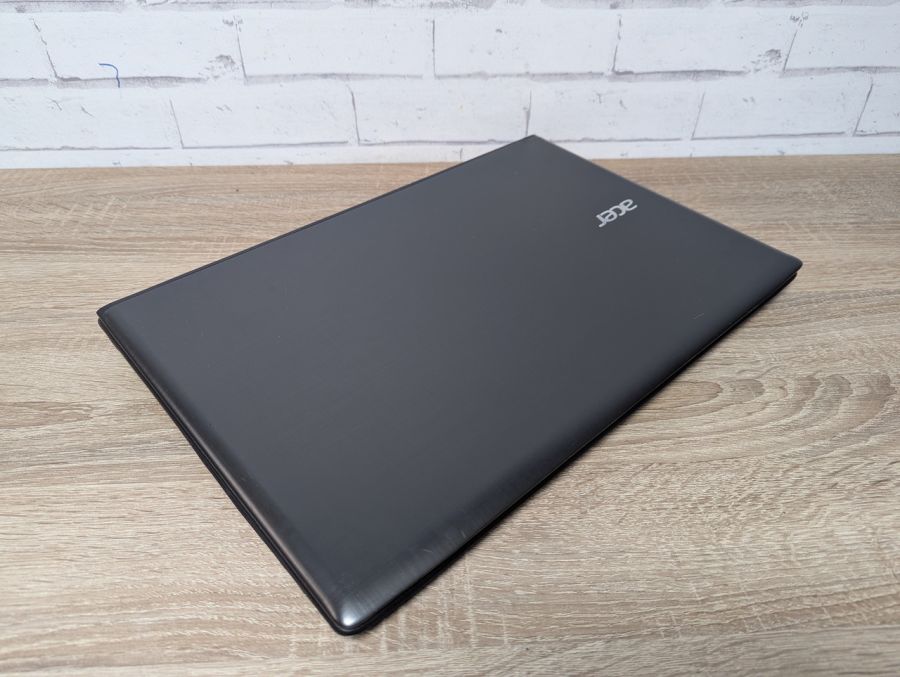 Ноутбук Б/В Acer Aspire E5-774, Intel Core i3-6100U, DDR4 8 GB, SSD 128GB + HDD 1TB, 17" (1600x900x60Hz)