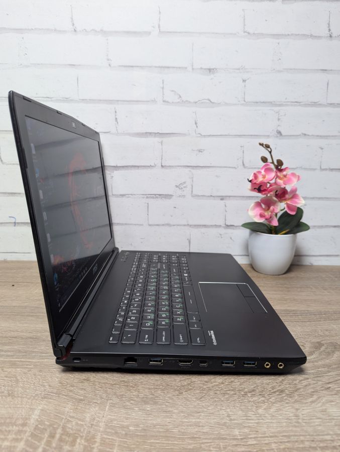 Уцінка! Ноутбук Б/В MSI MS-16J3, Intel Core i7-5700HQ, DDR3 16 GB, SSD 256GB + SSD 1TB, GTX 950M 2Gb, 15.6" Full HD