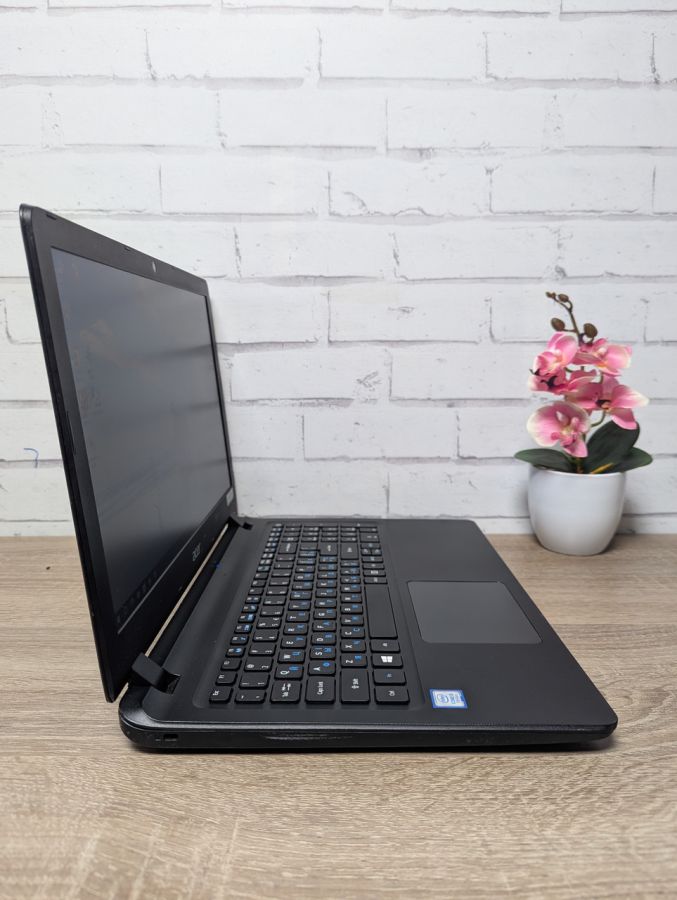 Уцінка! Ноутбук Б/В Acer N16C1, Intel Core i5-7200U, DDR3 12 GB, SSD 256GB, 15.6" Full HD