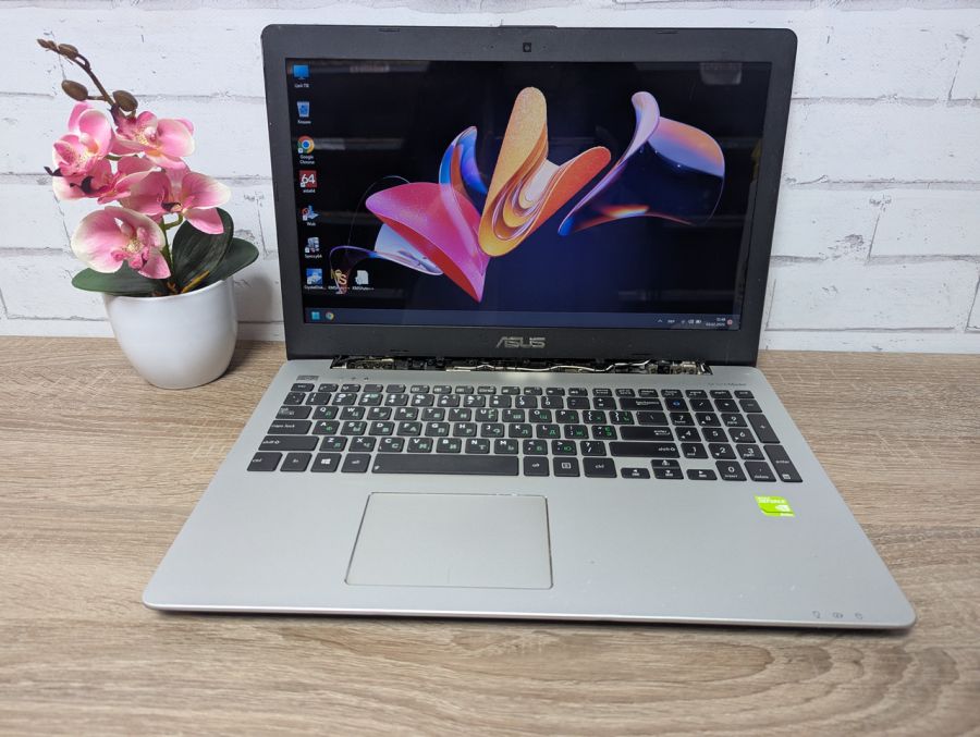 Уцінка! Ноутбук Б/В ASUS R553L, Intel Core i7-4500U, DDR3 12 GB, SSD 360GB, NVIDIA GeForse 840M 4Gb, 15.6"