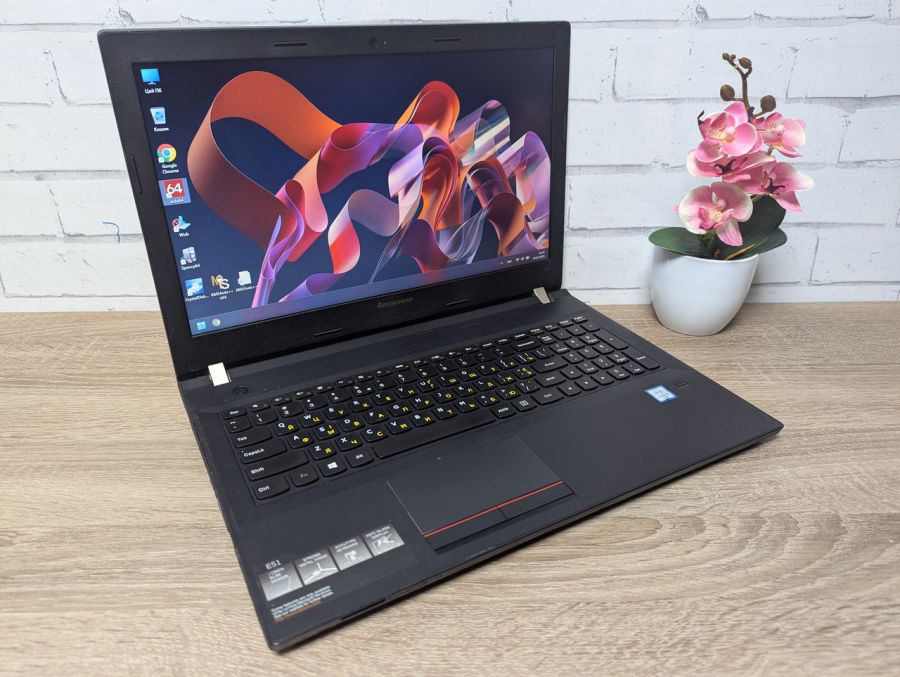 Уцінка! Ноутбук Б/В Lenovo E51-80, Intel Core i5-6200U, DDR3 8 GB, SSD 128GB, 15.6" HD