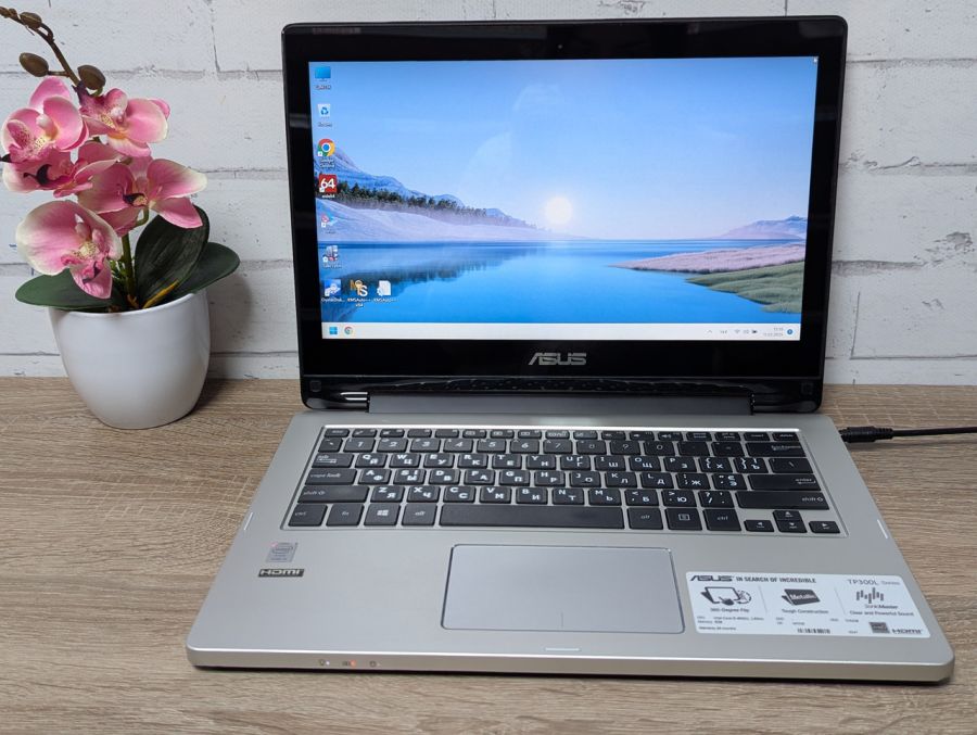 Уцінка без АКБ! Asus TP300L;13 сенсорний, Intel Core i3-4030U, 8 GB DDR3,Intel HD Graphics,SSD 128Gb