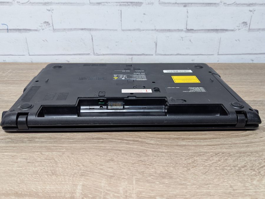 Уцінка! Ноутбук Б/В Medion Akoya P6640, Intel Core i3-3120M, DDR3 8 GB, SSD 256GB, GT 740M, 15.6"