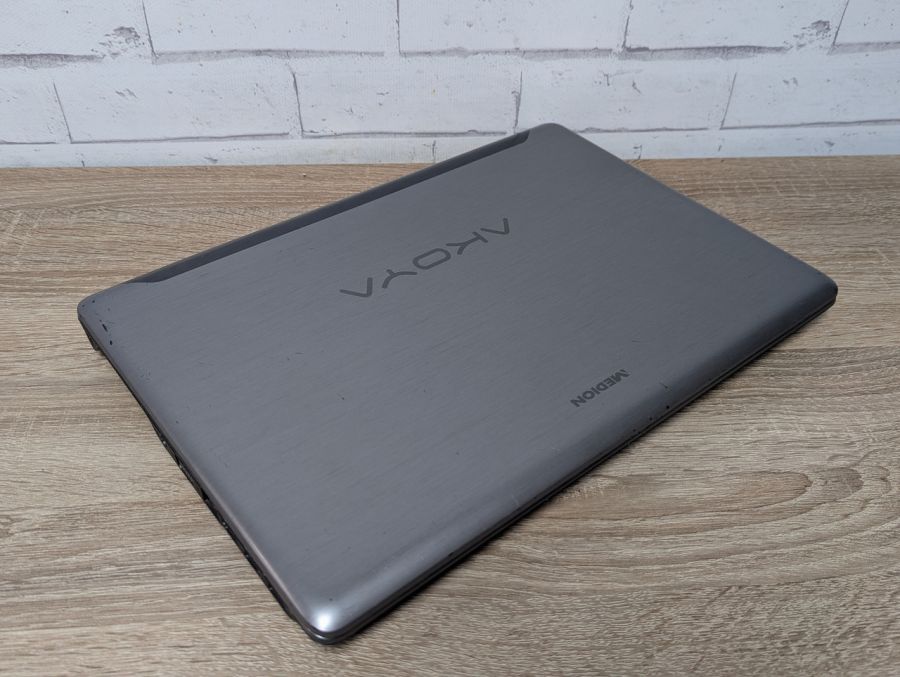 Уцінка! Ноутбук Б/В Medion Akoya E6232, Intel Core i3-3110M, DDR3 8 GB, SSD 128GB, 15.6" HD