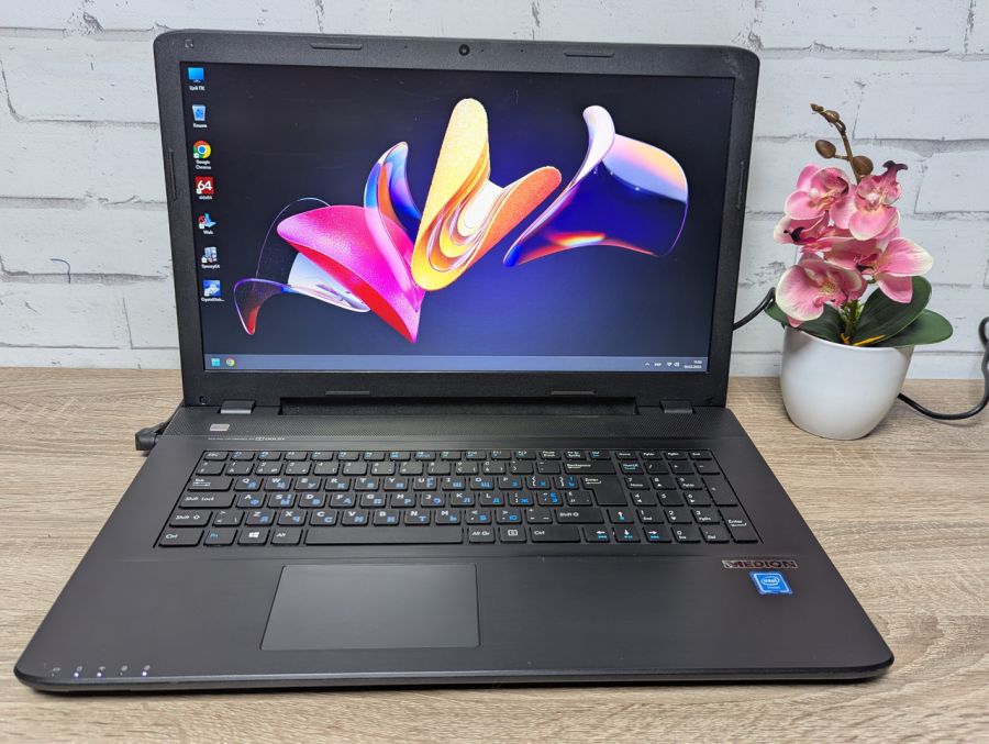 Уцінка! Ноутбук Б/В Medion Akoya E7419, Intel Celeron 3855U, DDR3 8 GB, SSD 128GB, 17.3" (1600x900x60Hz)