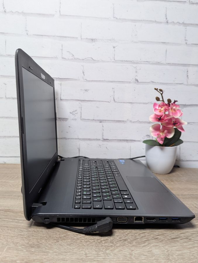 Уцінка! Ноутбук Б/В Medion Akoya P6640, Intel Core i3-3120M, DDR3 8 GB, SSD 128GB, 15.6"