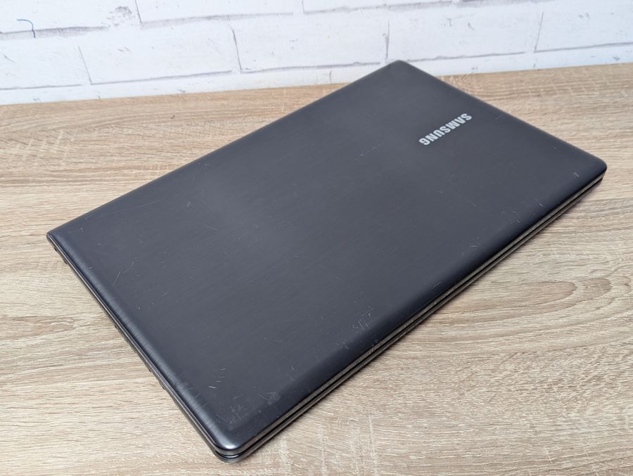 Ноутбук Б/В Samsung 350E, Intel Core i7-2620M, DDR3 8GB, SSD 128GB, AMD Radeon HD 7600M 1GB, 17" HD