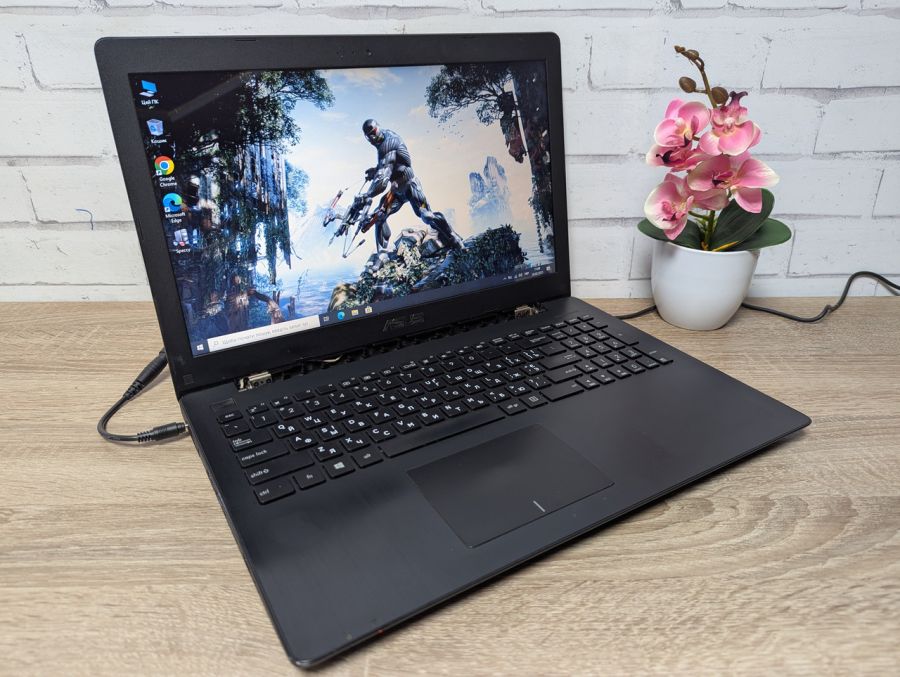 Уцінка! Ноутбук Б/В ASUS R515M, Intel Celeron N2840, DDR3 8 GB, SSD 128GB, 15.6" HD