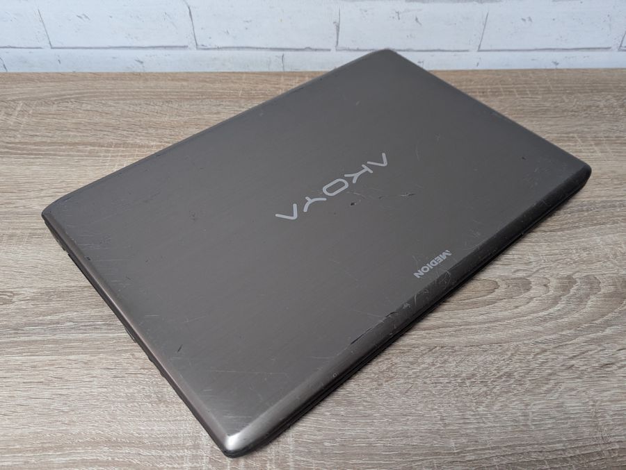 Уцінка! Ноутбук Б/В Medion Akoya P7632, Intel Core i5-4210M, DDR3 12 GB, SSD 512GB, NVIDIA GeForse 825M 1Gb, 17.3"