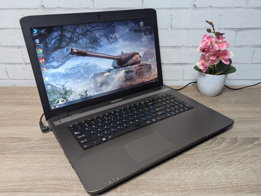 Ноутбук Б/В Medion Akoya P7631, Intel Core i5-4210M, DDR3 8GB, SSD 256GB, NVIDIA GeForce 825M 1GB, 17" Full HD