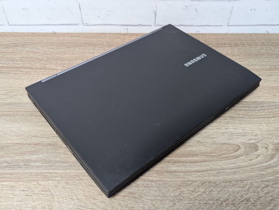 Ноутбук Б/В Samsung 400B, Intel Core i3-2310M, DDR3 8GB, SSD 128GB, 14" HD