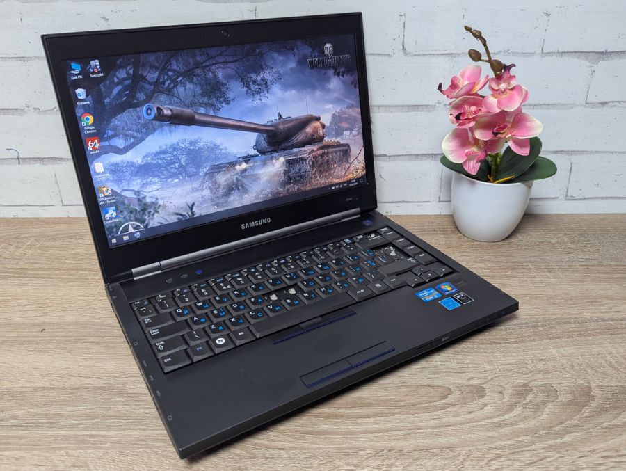 Ноутбук Б/В Samsung 400B, Intel Core i3-2310M, DDR3 8GB, SSD 128GB, 14" HD