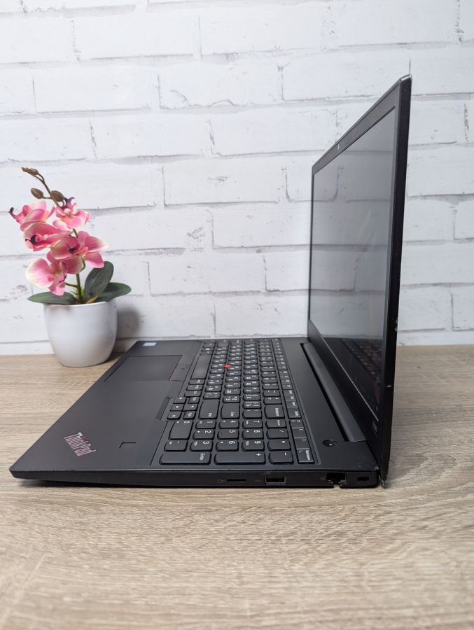 Ноутбук Б/В Lenovo ThinkPad E580, Intel Core i5-8250U, DDR4 16 GB, SSD 256GB + HDD 1TB, 15.6" Full HD