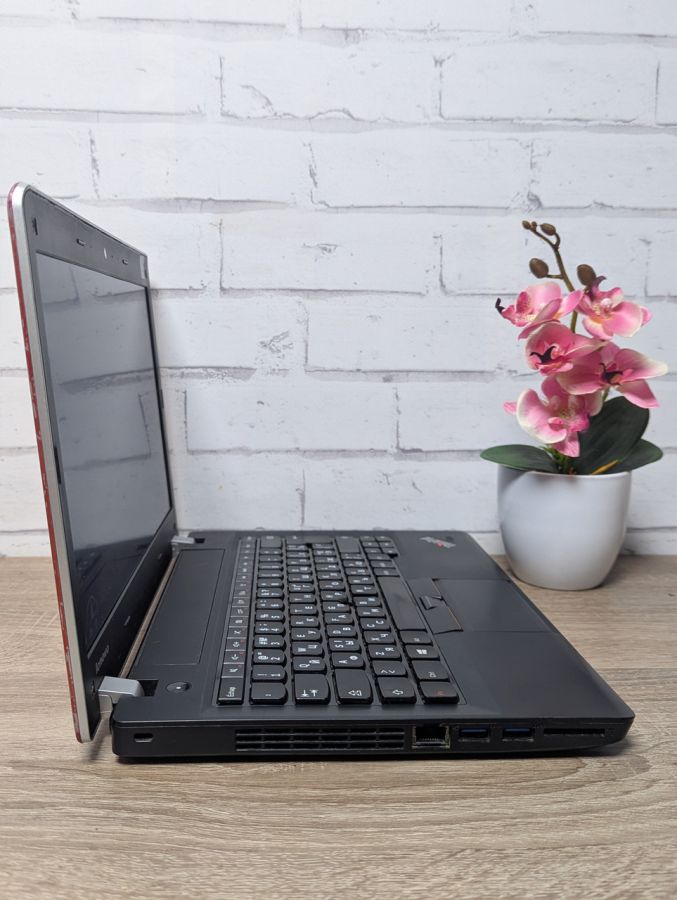 Уцінка! Ноутбук Б/В Lenovo ThinkPad E330, Intel Core i5-3210M, DDR3 8 GB, SSD 256GB, NVIDIA GeForse 610M 1Gb, 13.3"
