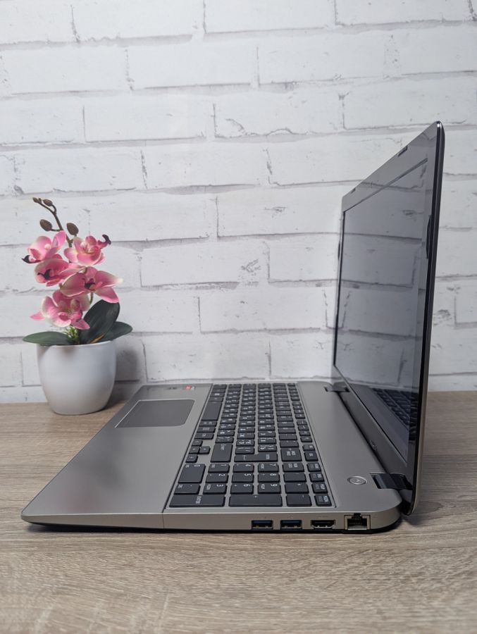 Ноутбук Б/В Toshiba M50D, AMD A4-5000, DDR3 8 GB, SSD 128GB, AMD Radeon HD 8330, 15.6" HD