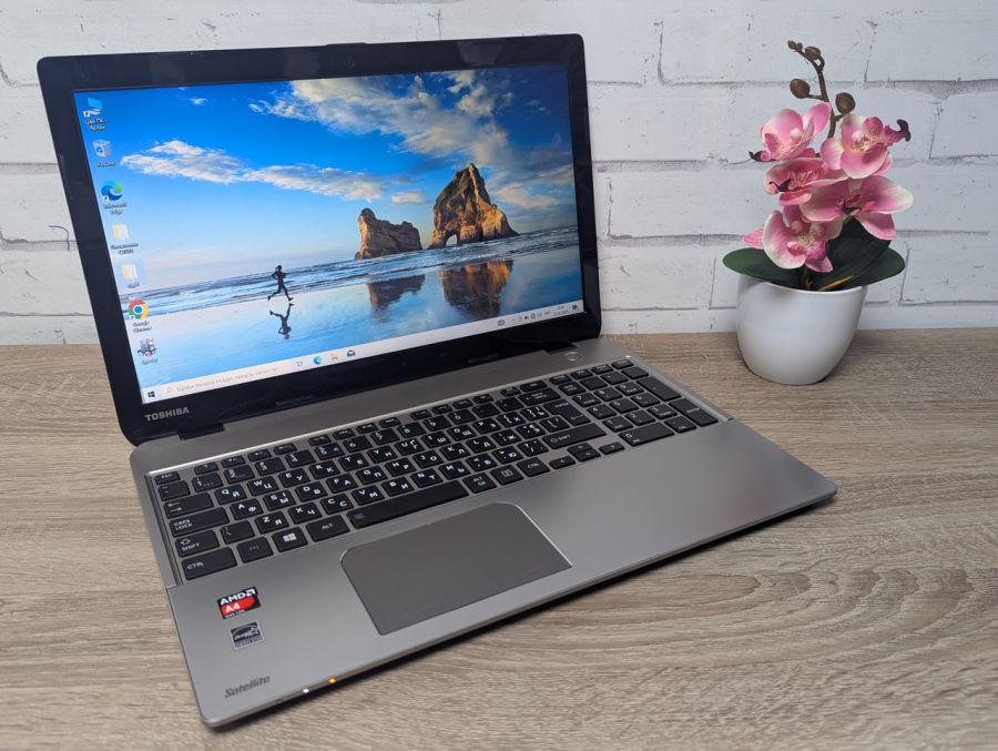 Ноутбук Б/В Toshiba M50D, AMD A4-5000, DDR3 8 GB, SSD 128GB, AMD Radeon HD 8330, 15.6" HD