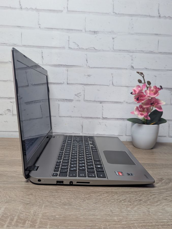 Ноутбук Б/В Toshiba M50D, AMD A4-5000, DDR3 8 GB, SSD 128GB, AMD Radeon HD 8330, 15.6" HD
