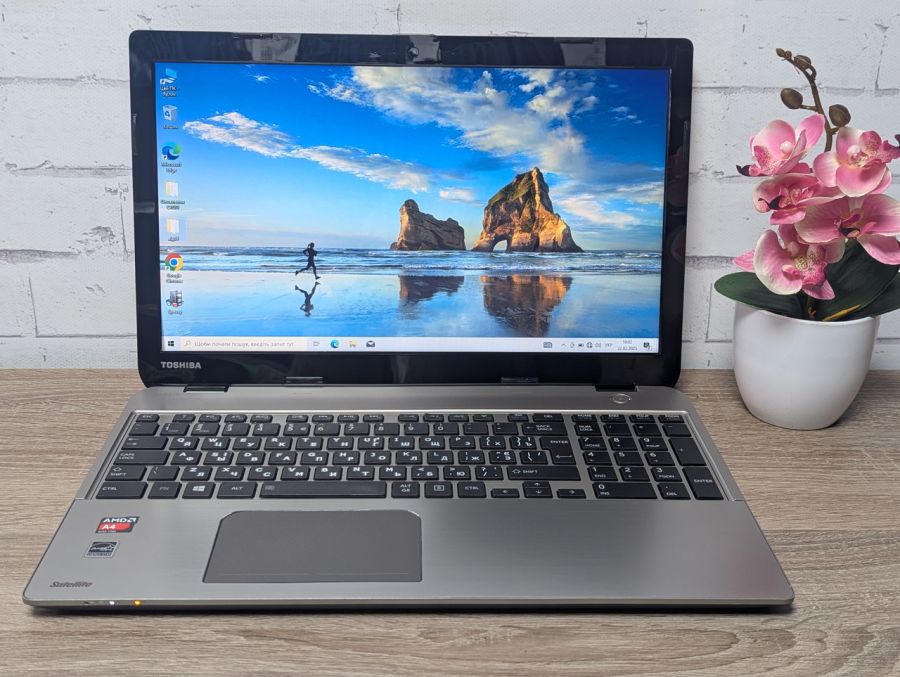 Ноутбук Б/В Toshiba M50D, AMD A4-5000, DDR3 8GB, SSD 128GB, AMD Radeon HD 8330, 15.6" HD