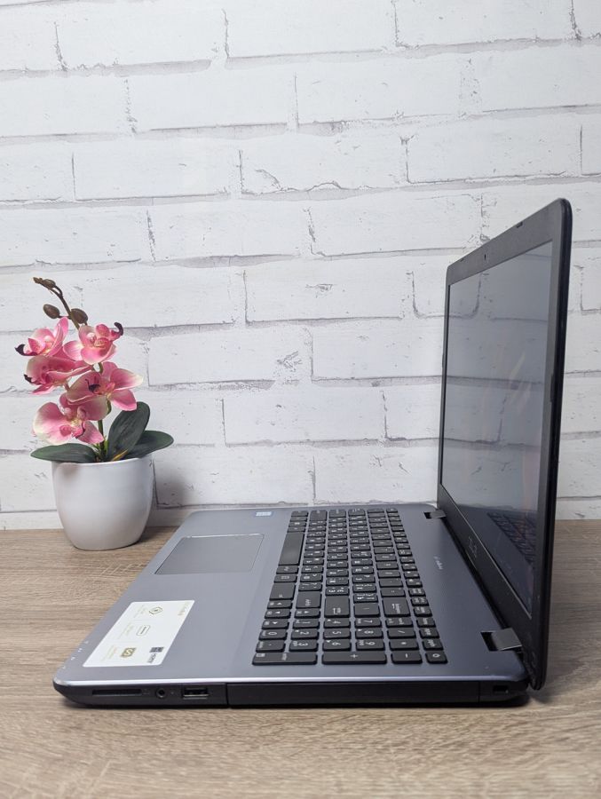 Ноутбук Б/В ASUS Vivobook X542U, Intel Core i3-7100U, DDR4 8 GB, SSD 128GB + HDD 500GB, 15.6" HD