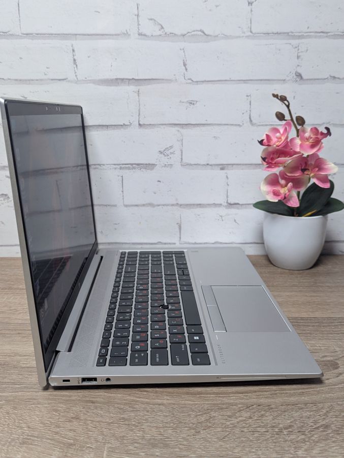 Уцінка! Ноутбук Б/В HP EliteBook 855 G8, AMD Ryzen 3 PRO 5450U, DDR4 32 GB, SSD 256GB, AMD Radeon 512Mb, 15.6" Full HD