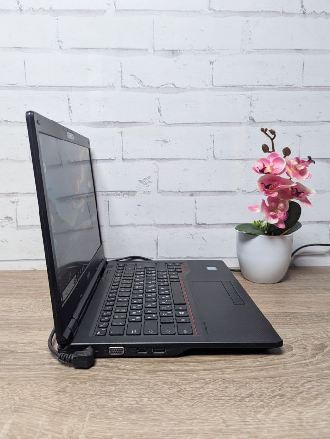 Ноутбук Б/В Fujitsu ME14A, Intel Core i5-8250U, DDR4 16GB, SSD 256GB, 14" Full HD