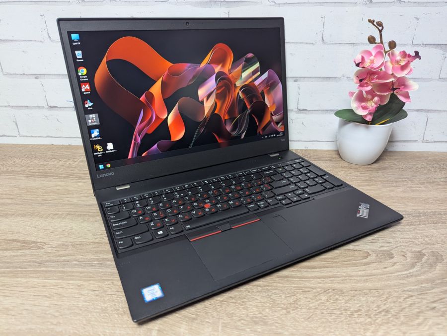 Ноутбук Б/В Lenovo ThinkPad T570, Intel Core i5-7300U, DDR4 16 GB, SSD 256GB, 15.6" Full HD