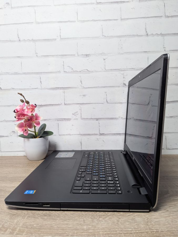 Уцінка! Ноутбук Б/В Dell Inspiron P26E, Intel Core i3-5005U, DDR3 8 GB, SSD 180GB, 15.6" HD Сенсор