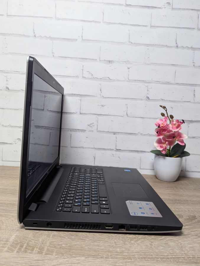 Ноутбук Б/В Dell Inspiron P26E, Intel Core i3-5005U, DDR3 8GB, SSD 180GB, 17" HD Сенсор
